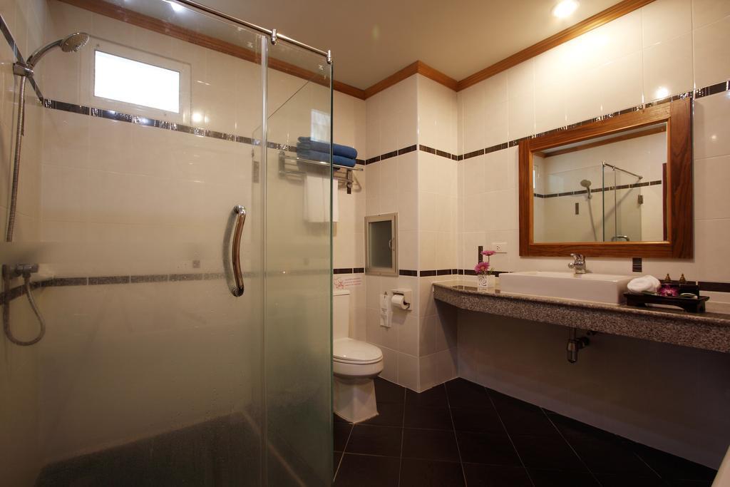 Blue Beach Club & Resort Patong Zimmer foto