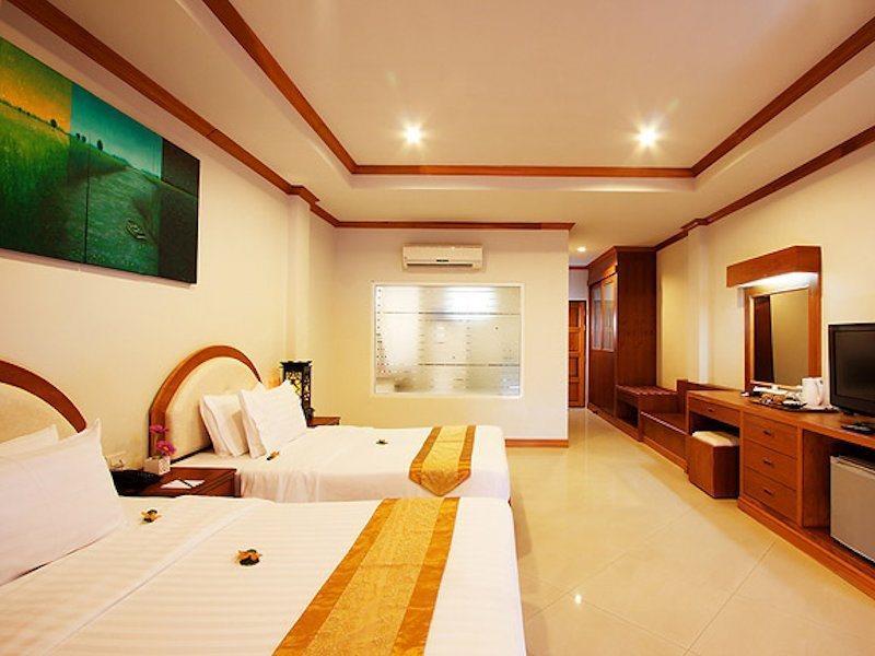 Blue Beach Club & Resort Patong Exterior foto